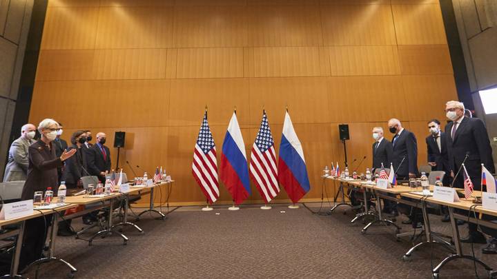 محادثات روسية-أمريكية موسعة انطلقت في جنيف